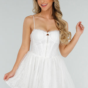 OP=OP.AV.06 Witte Kanten Korset Jurk met Spaghettibandjes
