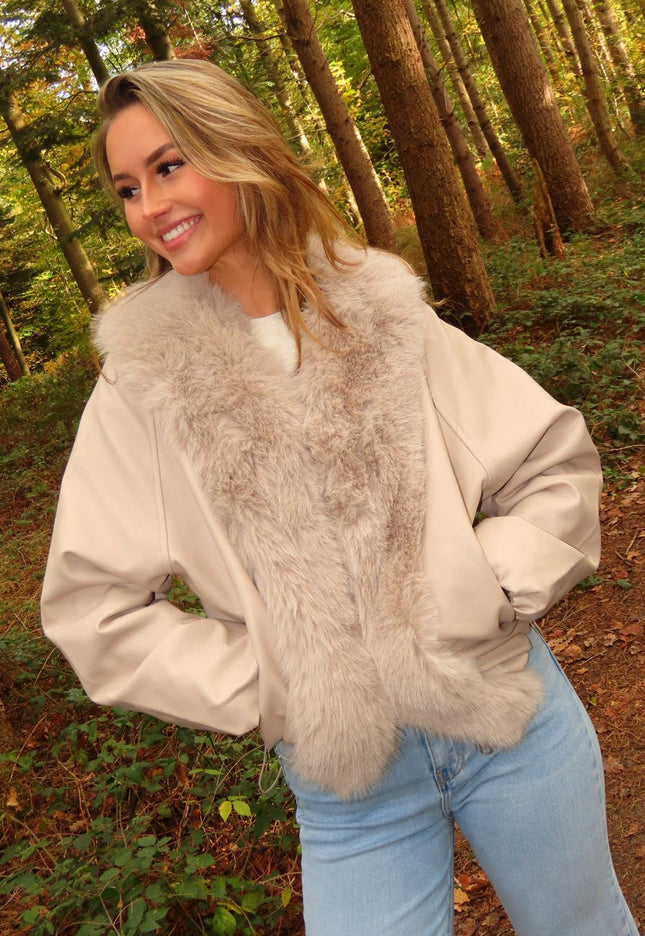 OP=OP.AV.10 Beige Jack met Bontkraag