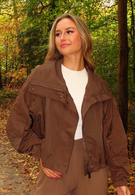 OP=OP.AV.10 Bruine Cropped Windbreaker