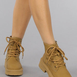 SALE30 Camel Kleurige Veterboots met Grove Zool