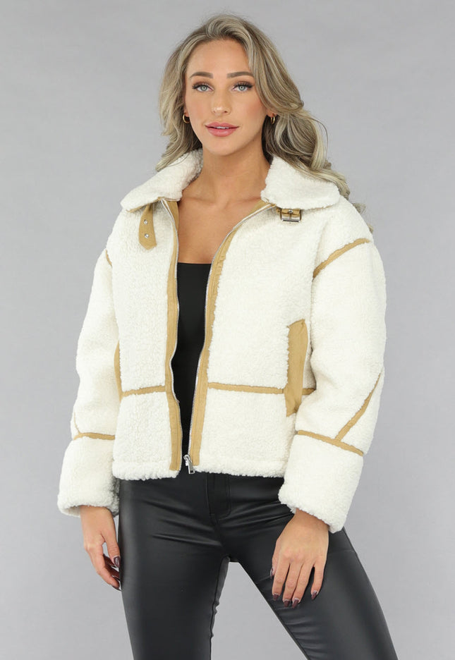 SALE30 Ecru Teddy Jas met Suède Camel Details