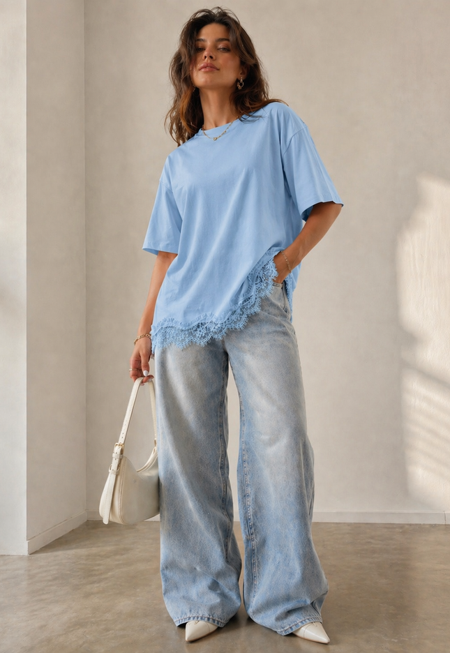 SALE30 Lichtblauw T-Shirt met Kantzoom