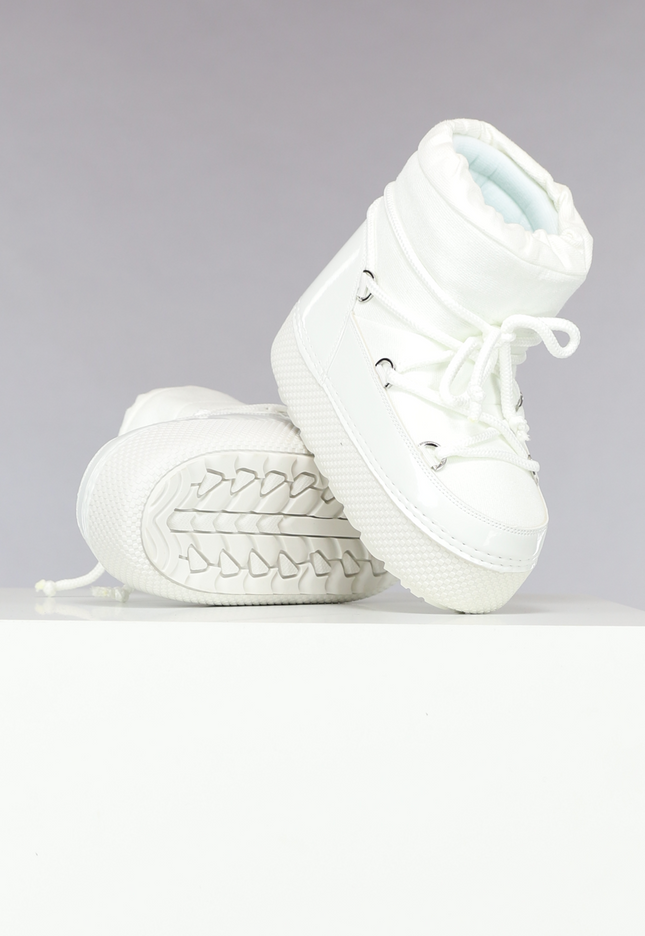 SALE30 Witte Sneeuwlaarzen met Shiny Details