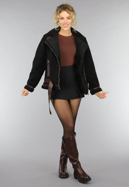SALE30 Zwarte Fluffy Jas met Bruine Gesp Details