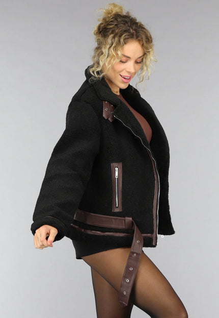 SALE30 Zwarte Fluffy Jas met Bruine Gesp Details