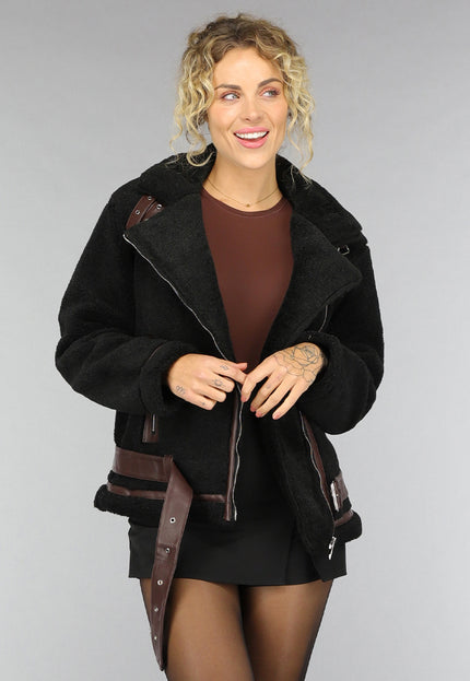 SALE50 Zwarte Fluffy Jas met Bruine Gesp Details