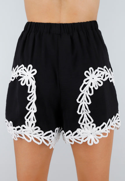 SALE50 Zwarte Two Piece met Witte Gehaakte Detail en Stretch