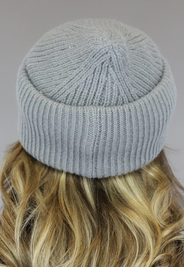 SALE80 Grijze Beanie met Wit Hartje