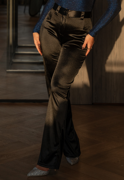 OP=OP.AV.12 Zwarte Satijnen Straight Leg Stretch Pantalon