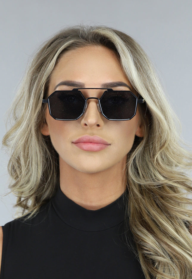 TERUG Zwarte Hippie Ovale Zonnebril