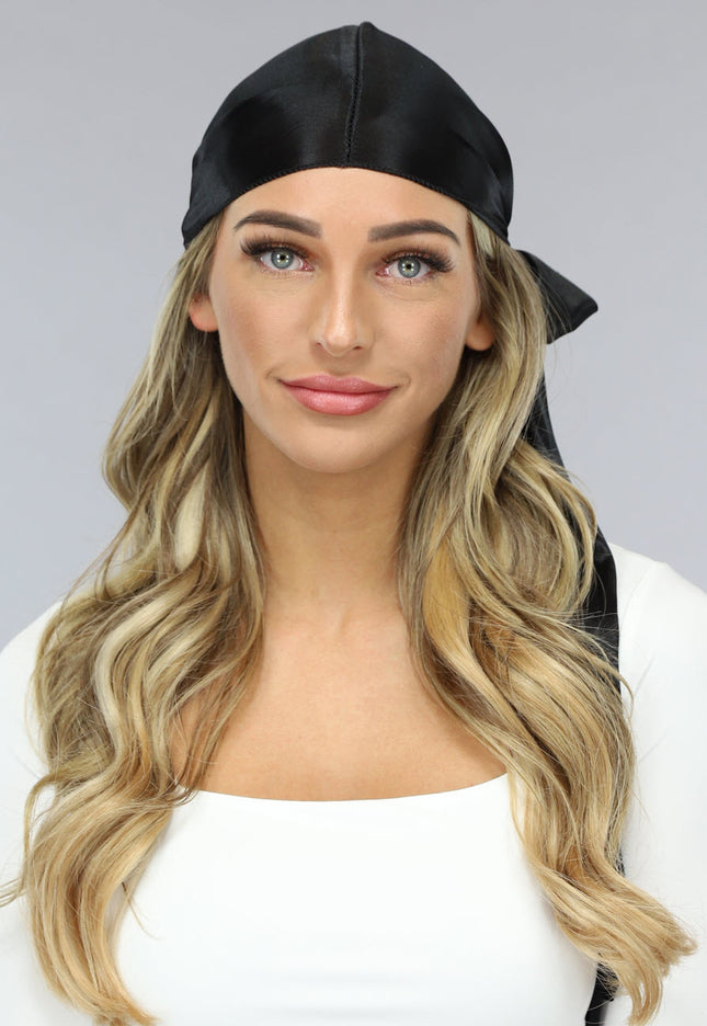 TERUG Zwarte Satijnen Wave Cap