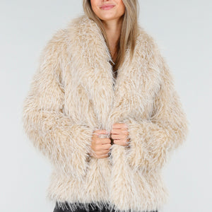 WINTER Beige Fluffy Bontjas