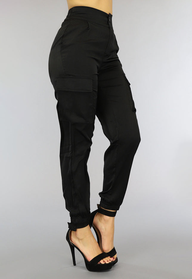 Zwarte High Waist Satin Cargo Broek