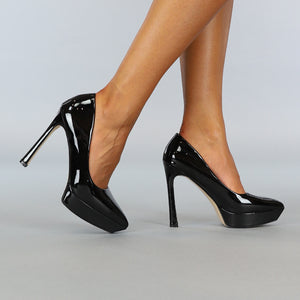 Zwarte Lak Pumps met Spitse Neus