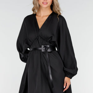 OP=OP.AV.12 Zwarte Satijnen Longsleeve Jurk