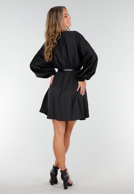 OP=OP.AV.12 Zwarte Satijnen Longsleeve Jurk