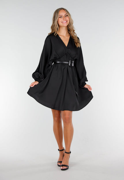 OP=OP.AV.12 Zwarte Satijnen Longsleeve Jurk