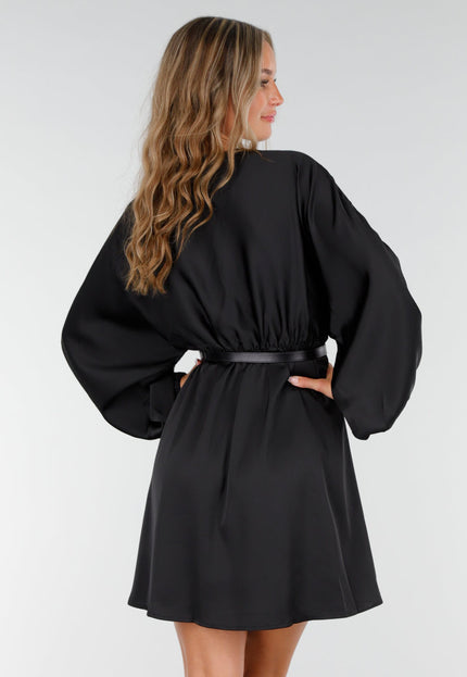 OP=OP.AV.12 Zwarte Satijnen Longsleeve Jurk